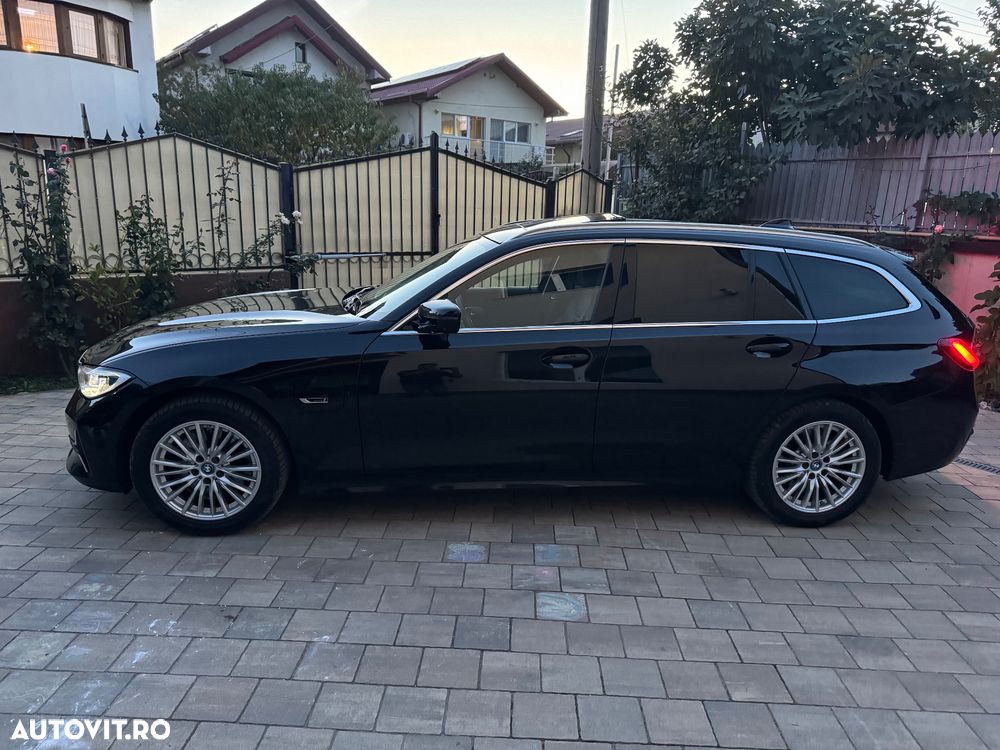 BMW Seria 3 320e Aut. Luxury Line - 2