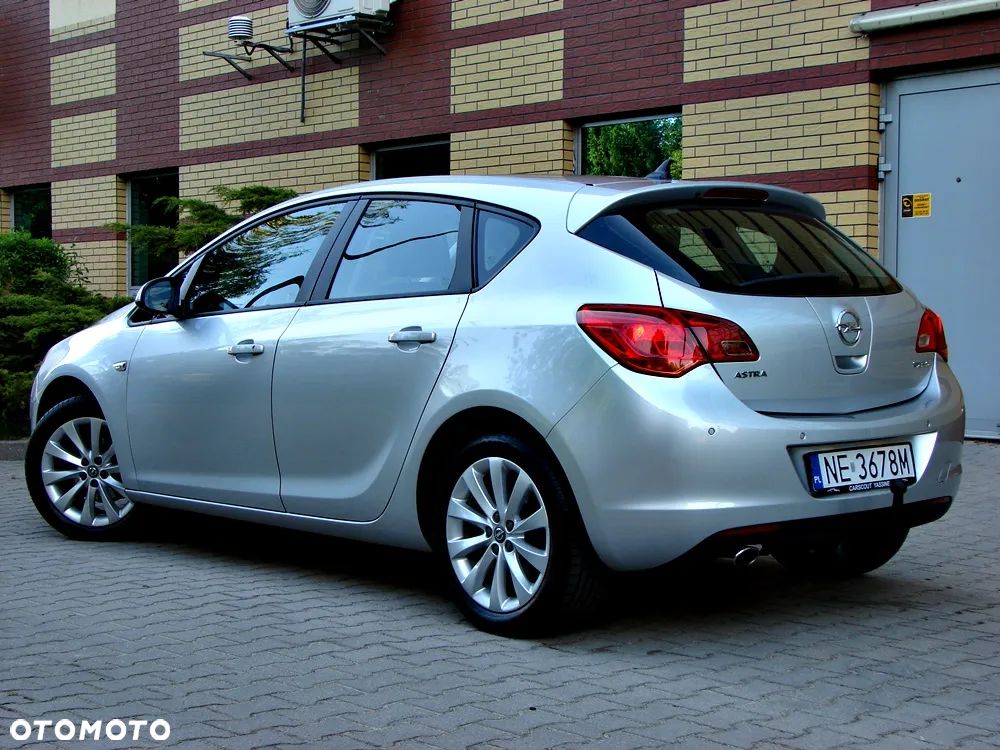 Opel Astra 1.4 Turbo Cosmo - 3