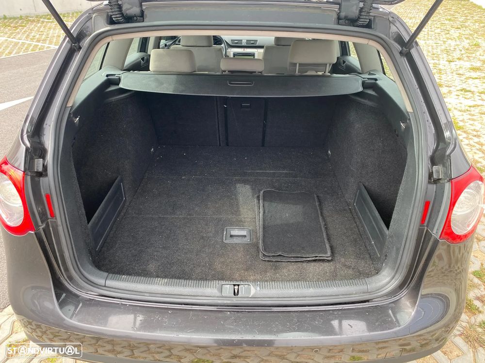 VW Passat Variant 2.0 TDI Highline - 17