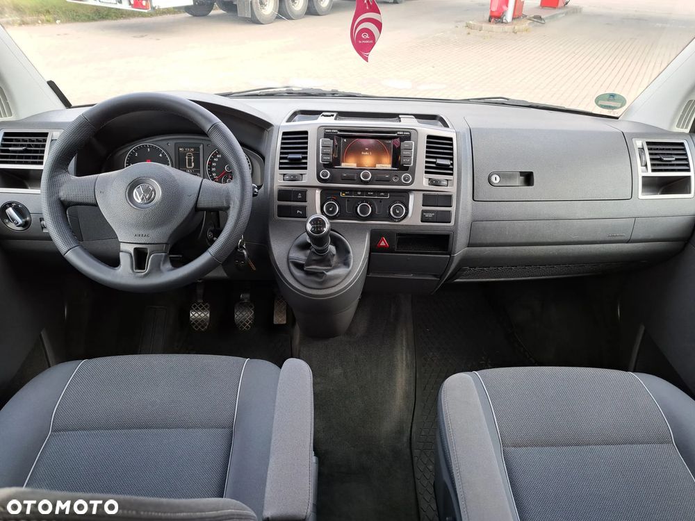 Volkswagen Multivan - 21