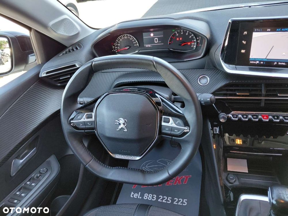 Peugeot 208 - 18