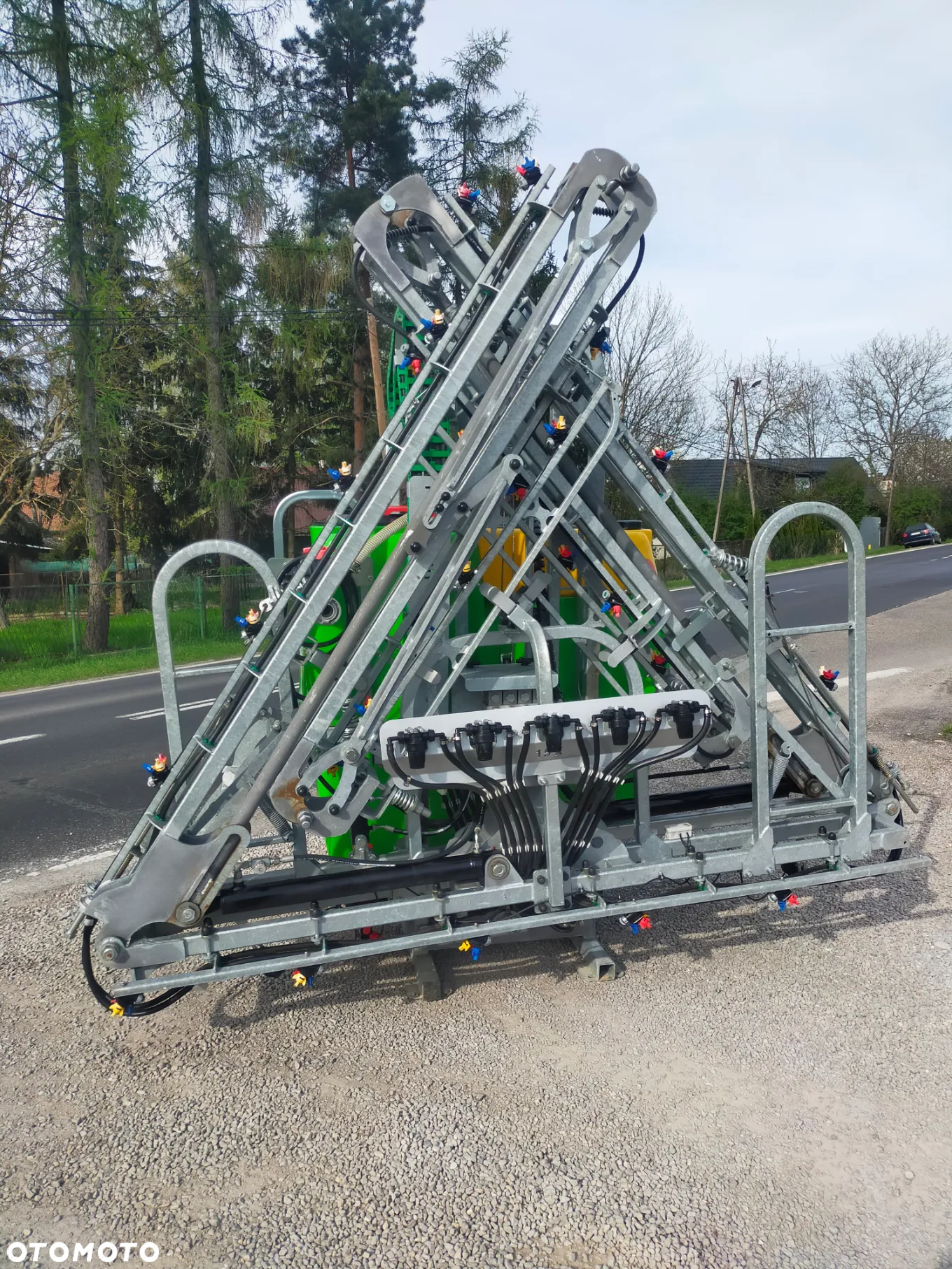 XSARA TOLMET opryskiwacz zawieszany hydraulicznie rozkładany 600l 15m - 12