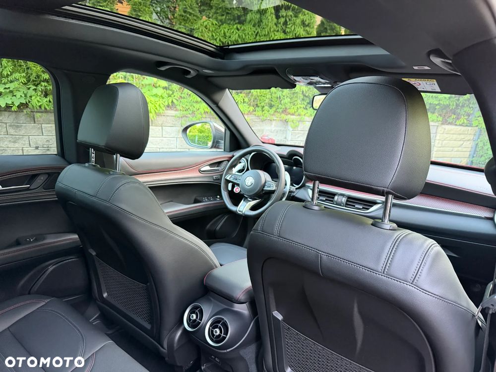 Alfa Romeo Stelvio - 19