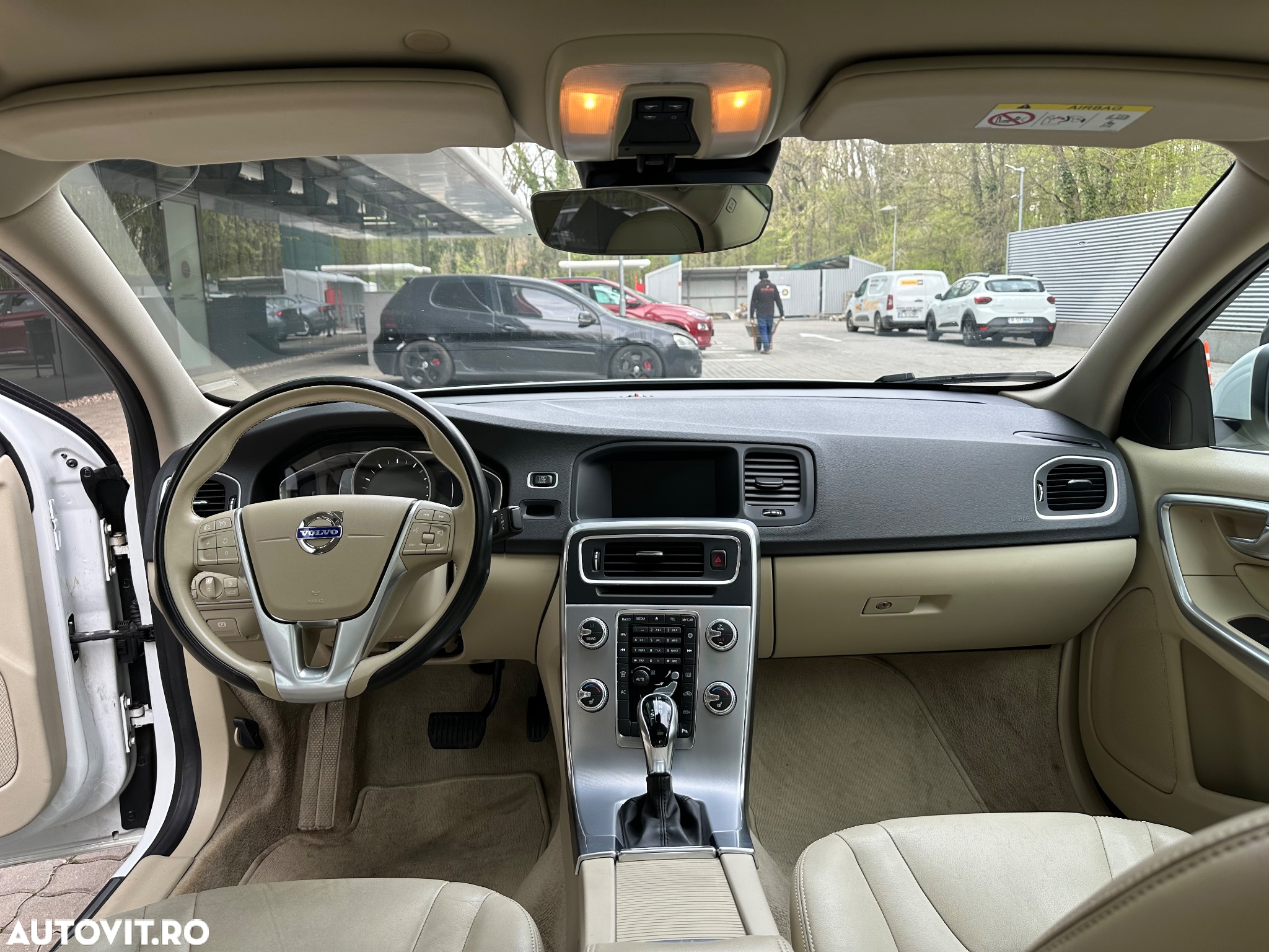 Volvo S60 T3 Momentum - 14