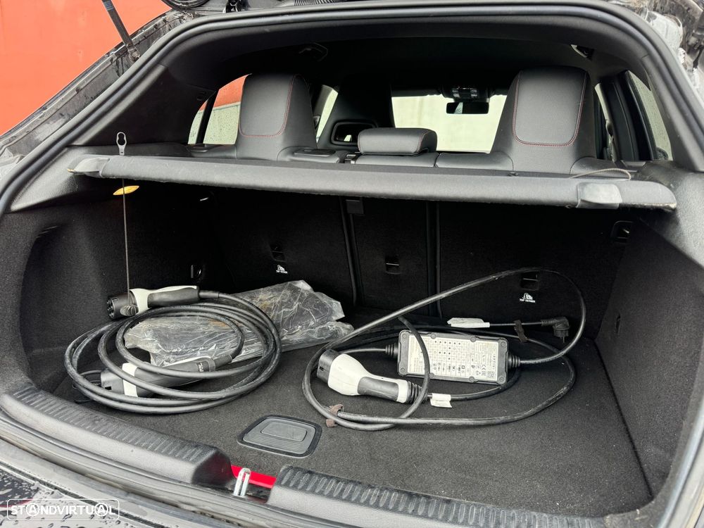 Mercedes-Benz A 250 e AMG Line - 14