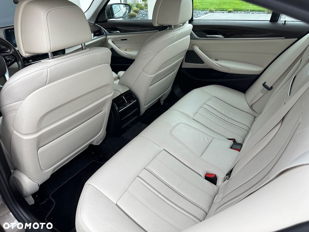 BMW Seria 5 520d Luxury Line - 31