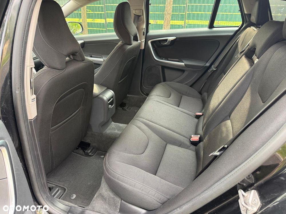 Volvo V60 D4 Geartronic Edition - 15