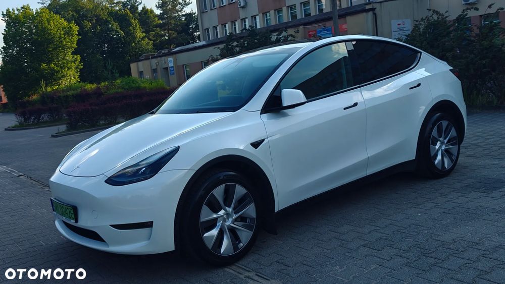 Tesla Model Y Long Range Dual Motor AWD - 4