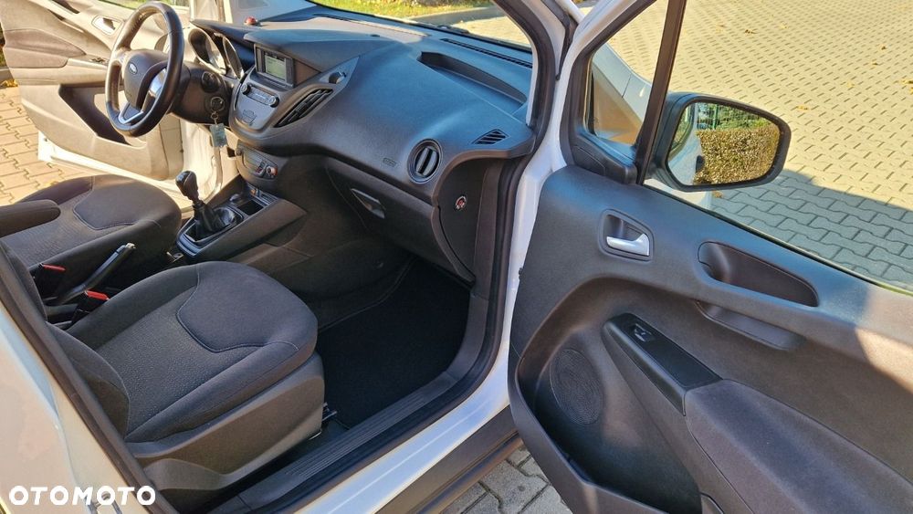 Ford Transit Courier - 18