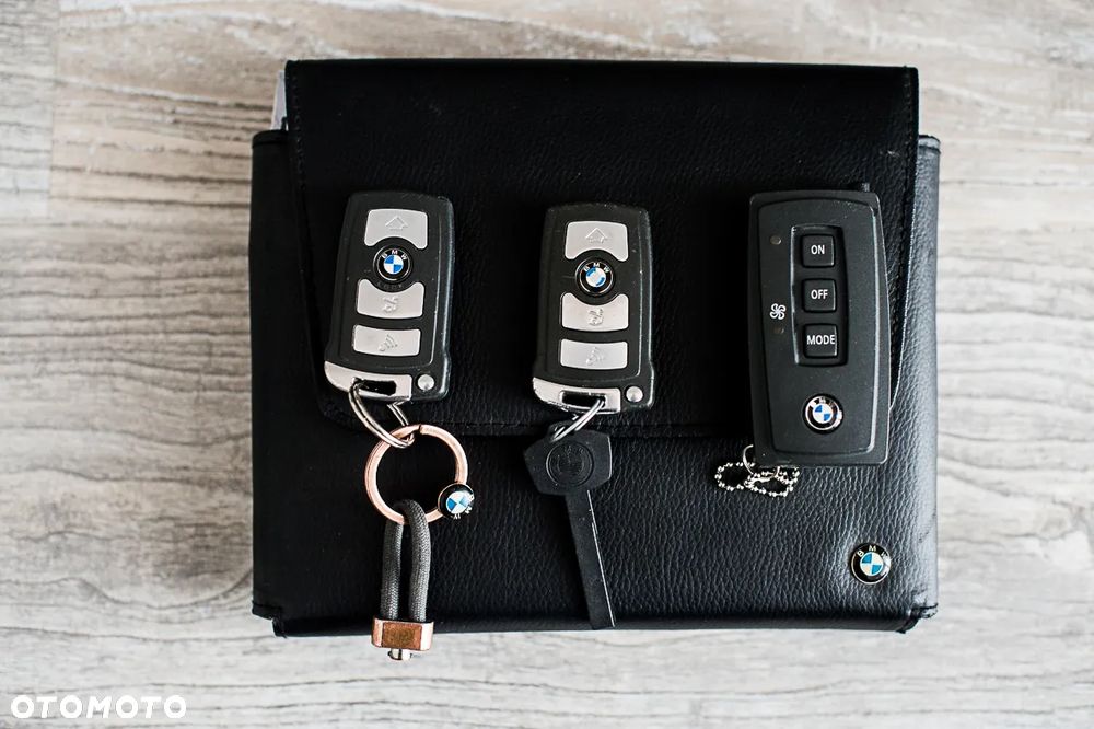 BMW Seria 7 750i - 18