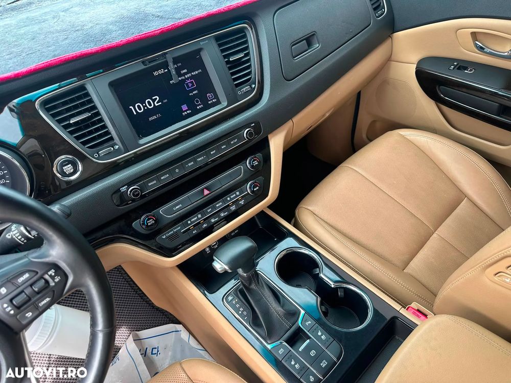 Kia Carnival - 9