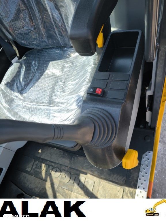 Liu Gong 9075F nie mylić z  JCB 85z - 18