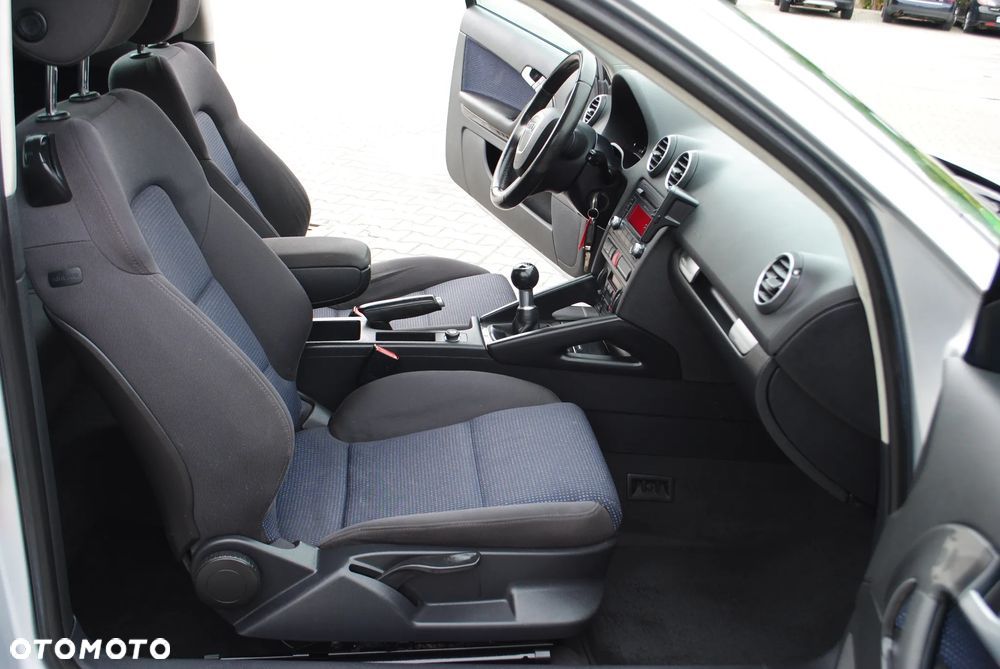 Audi A3 1.6 Limited Edition - 10