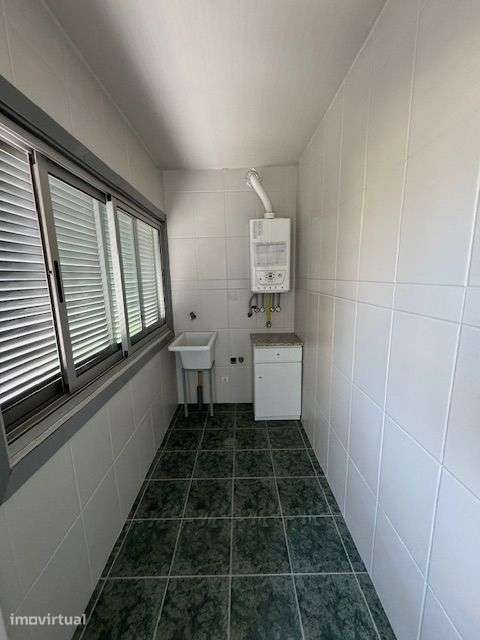 Apartamento T2 Mobilado Frente Mar - Grande imagem: 5/25