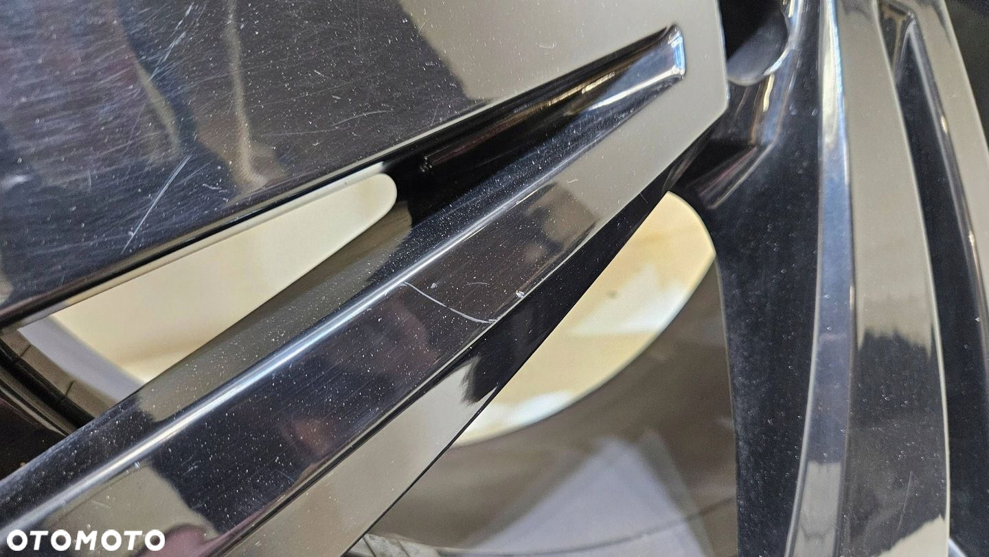 FELGI ALUMINIOWE VW TOUAREG III 30 9J ET33 5x112 760601025AA - 9