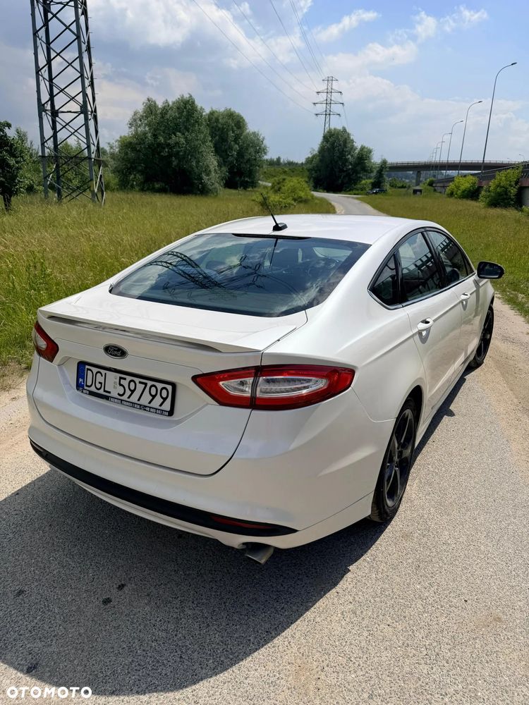Ford Fusion - 16