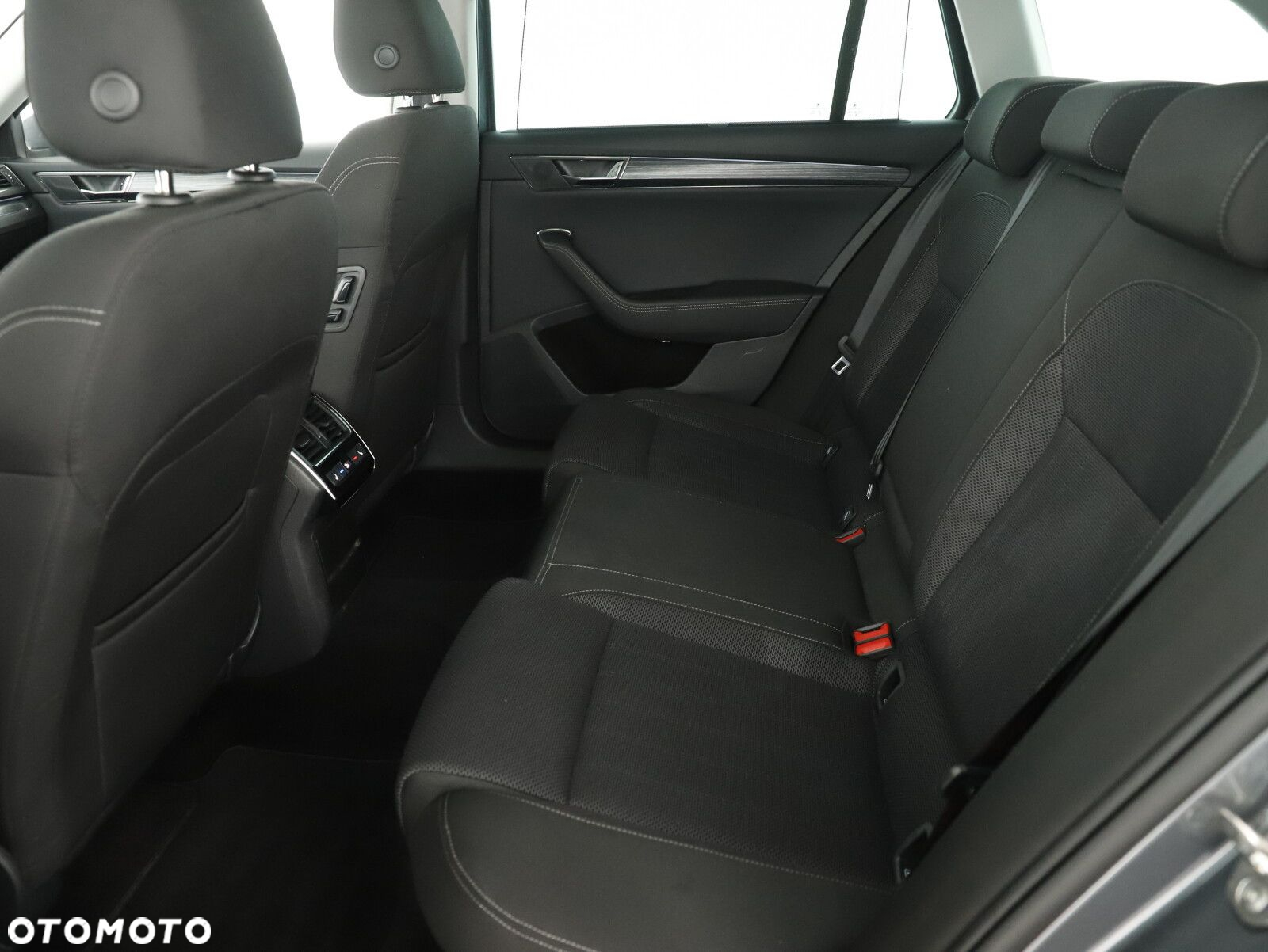 Skoda Superb 2.0 TDI SCR 4x4 Style DSG - 10