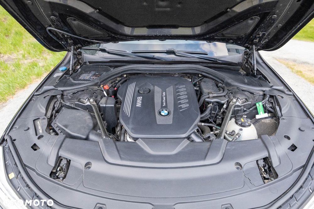 BMW Seria 7 730d xDrive - 32
