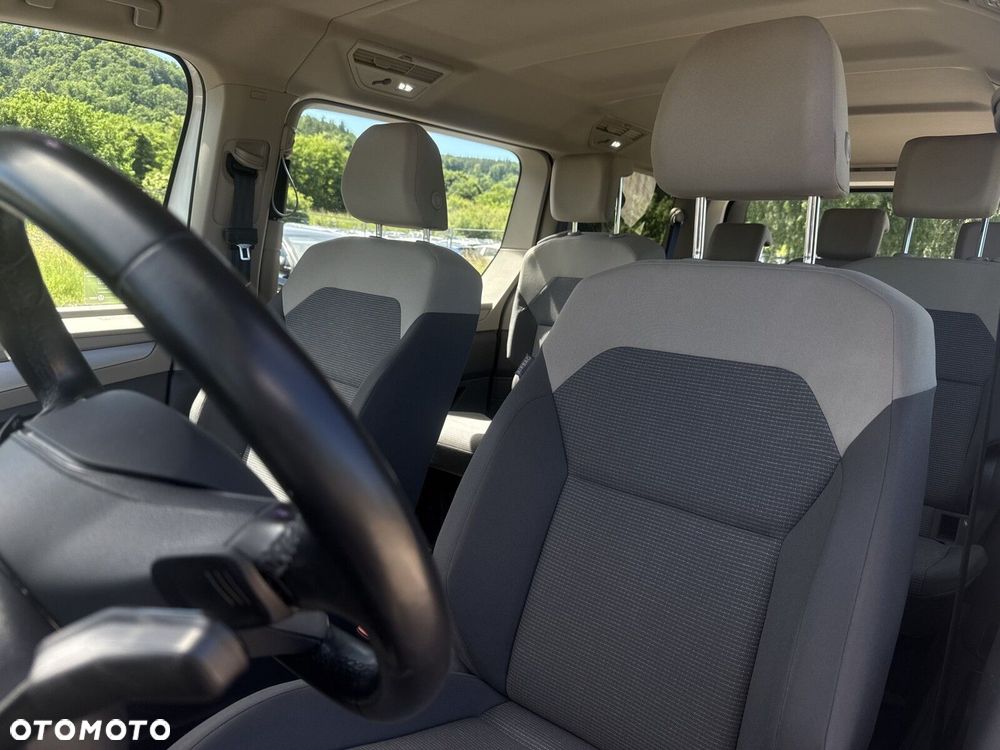 Volkswagen Multivan - 13