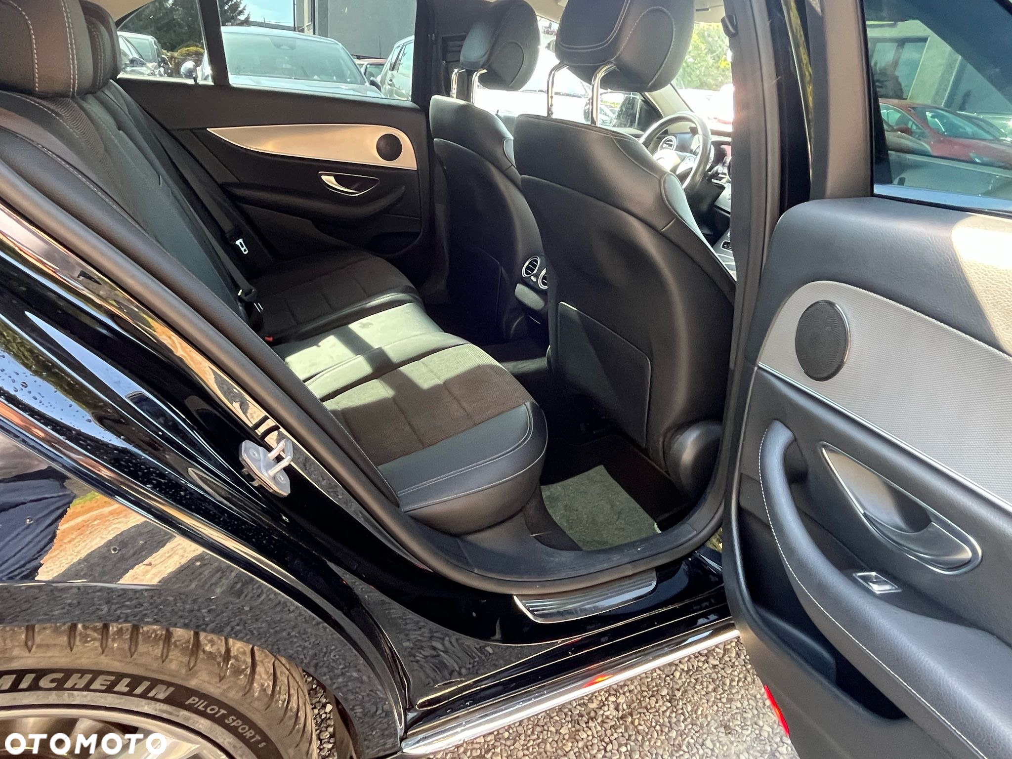 Mercedes-Benz Klasa E 220 d 9G-TRONIC AMG Line - 22