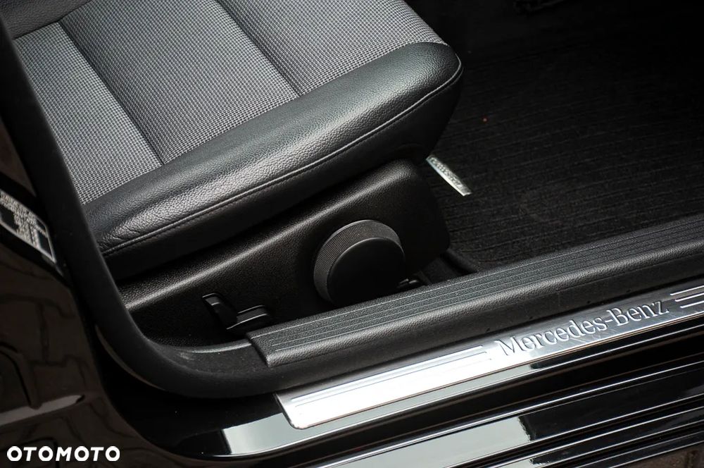 Mercedes-Benz Klasa C 180 BlueEFFICIENCY 7G-TRONIC Avantgarde - 35