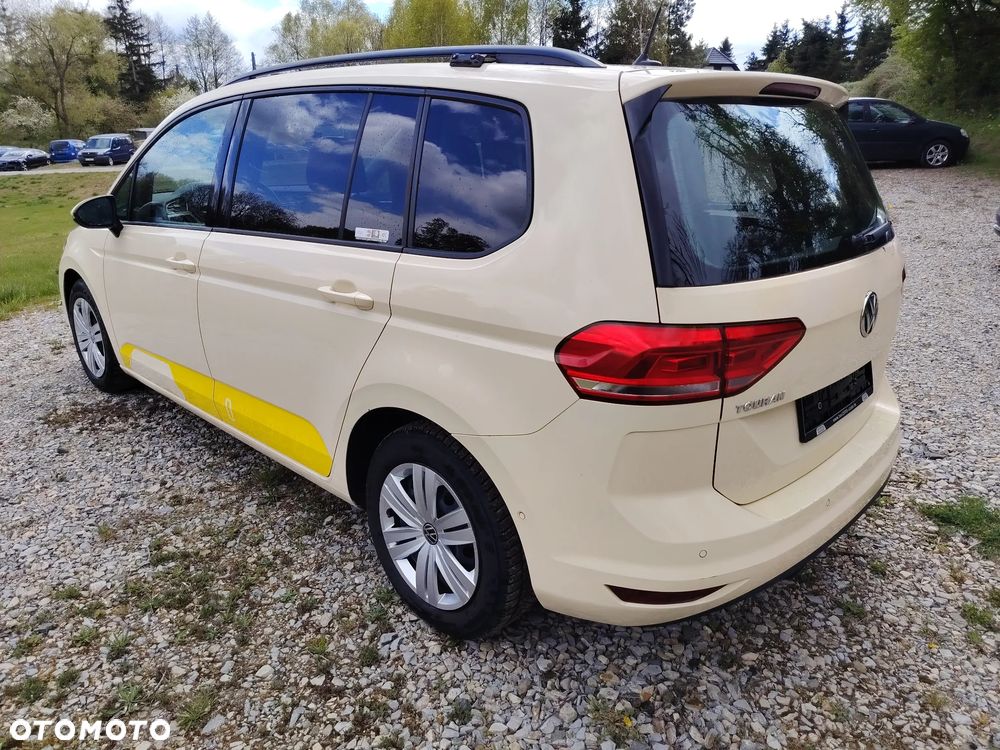 Volkswagen Touran - 9