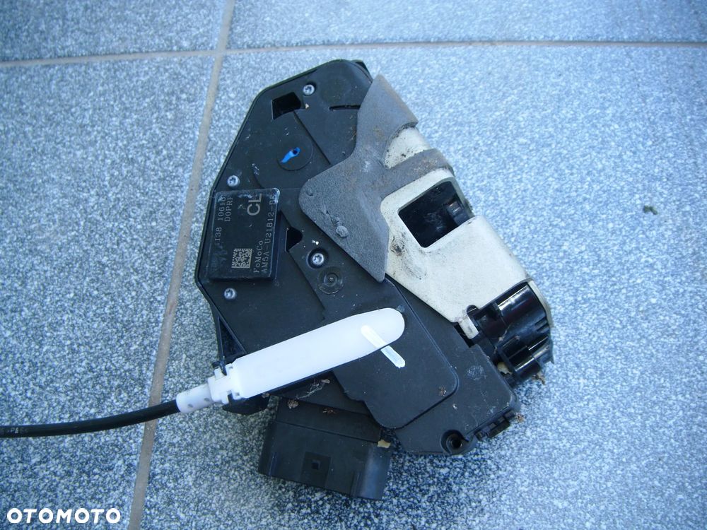 ford fiesta mk7 zamek drzwi prawy przód am5a-u21812-be - 2