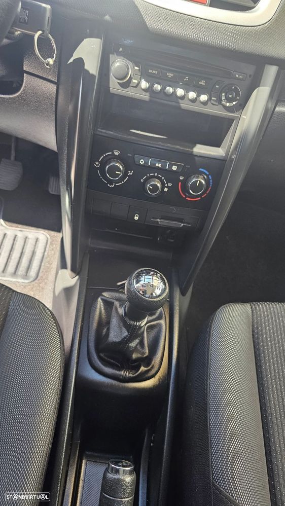 Peugeot 207 - 18