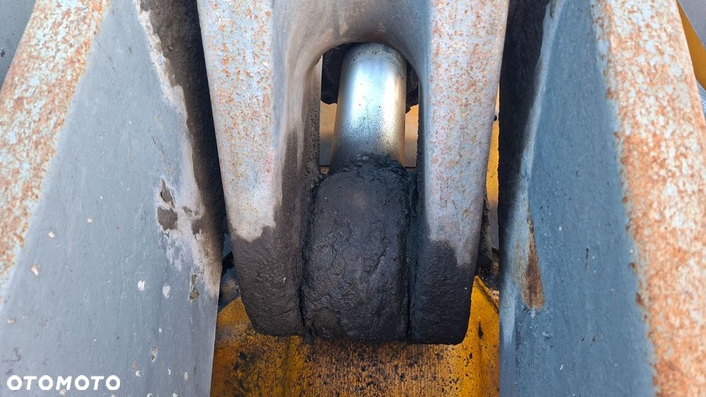 Volvo L 120 E 4X4 - 37