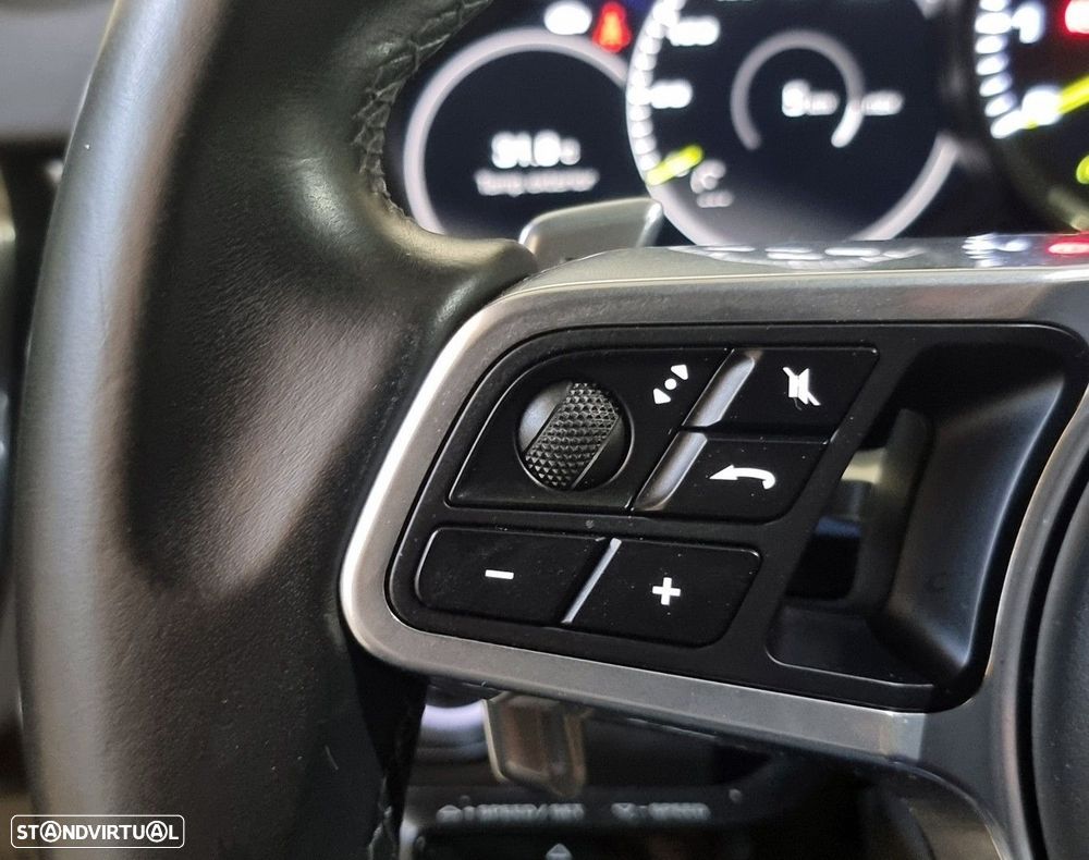 Porsche Cayenne E-Hybrid — fotografia 30