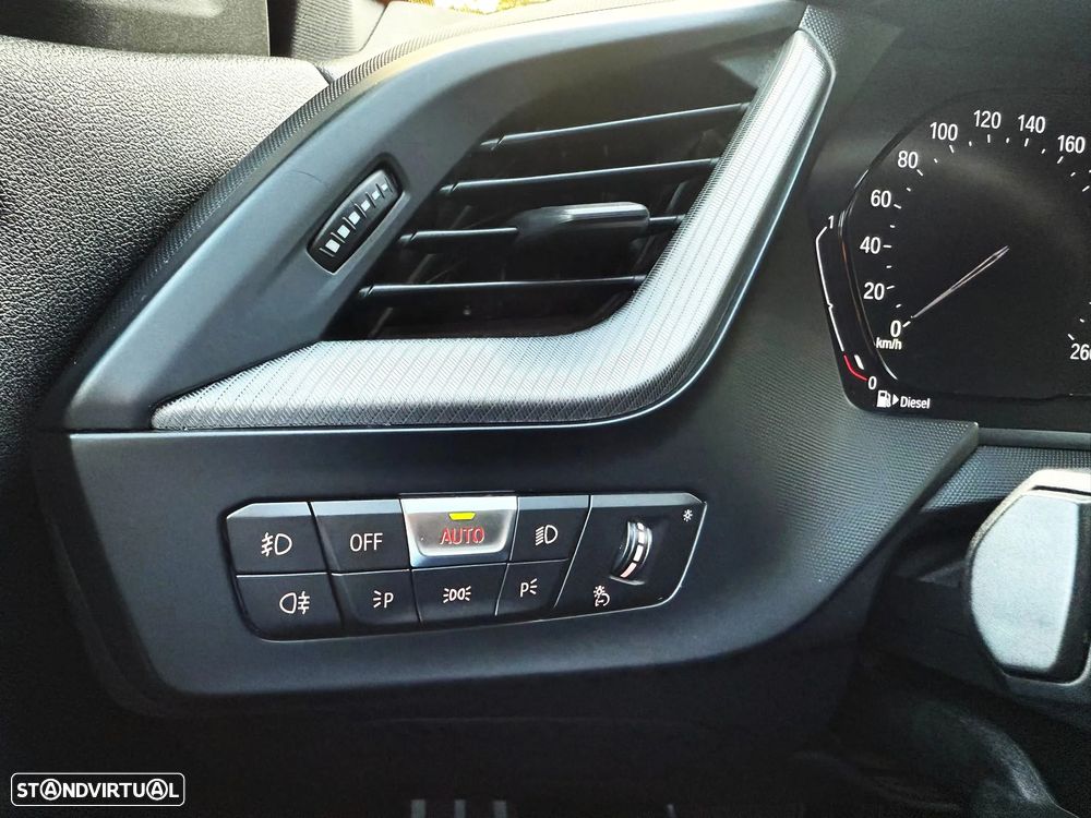 BMW 116 d Pack Desportivo M Auto - 12