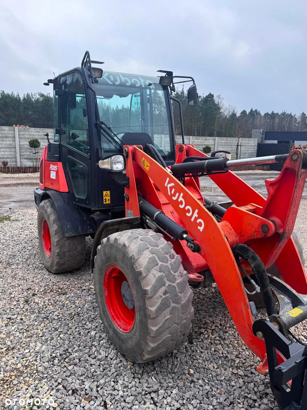 Kubota R085