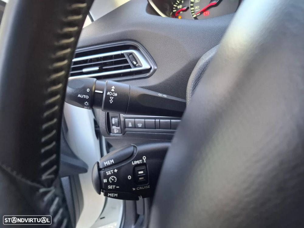 Peugeot 308 SW BlueHDi 120 Stop & Start Style - 12