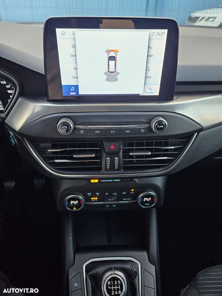 Ford Focus 1.5 EcoBlue Start-Stopp-System TITANIUM - 14