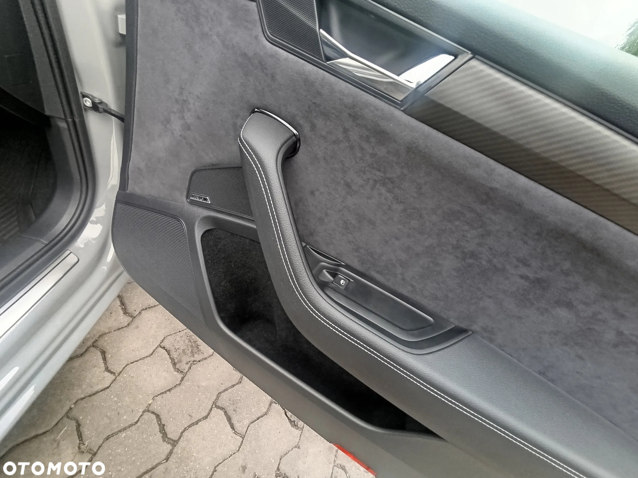 Skoda Superb 2.0 TDI SCR Sportline DSG - 27