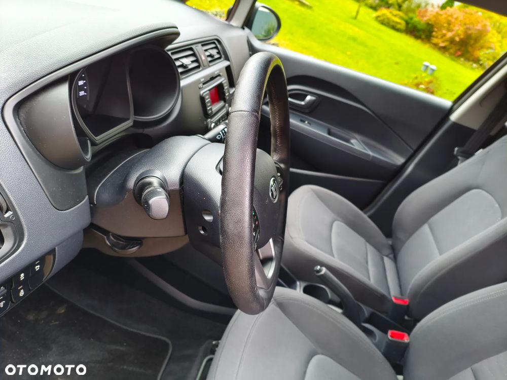 Kia Rio - 14