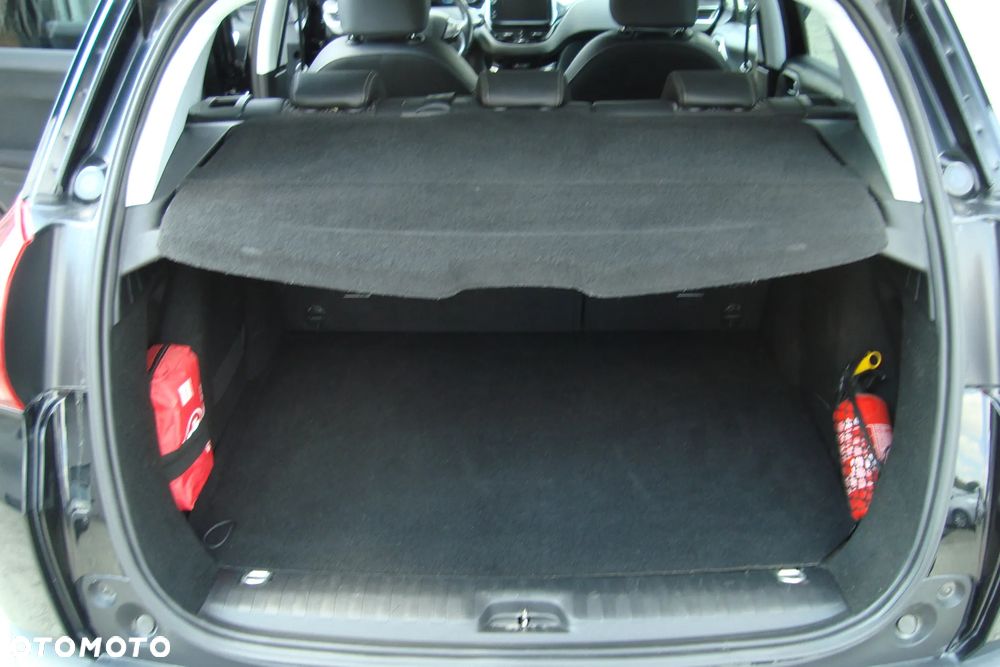 Peugeot 2008 - 12