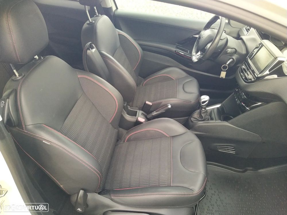 Peugeot 208 1.6 BlueHDi GT Line - 13