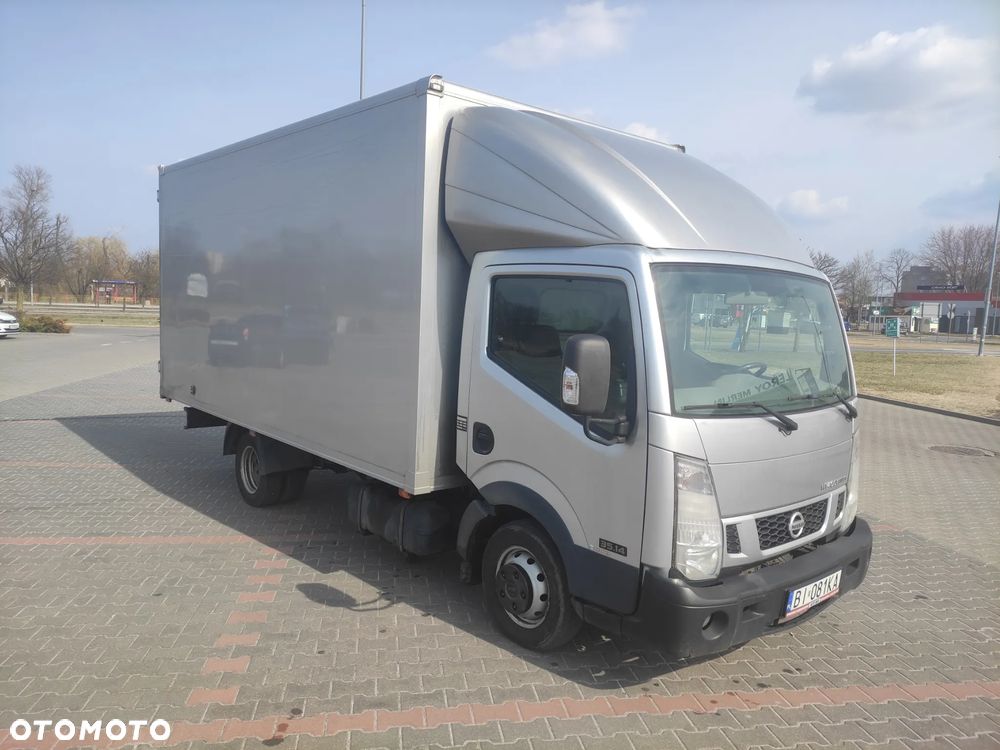 Nissan CABSTAR - 1