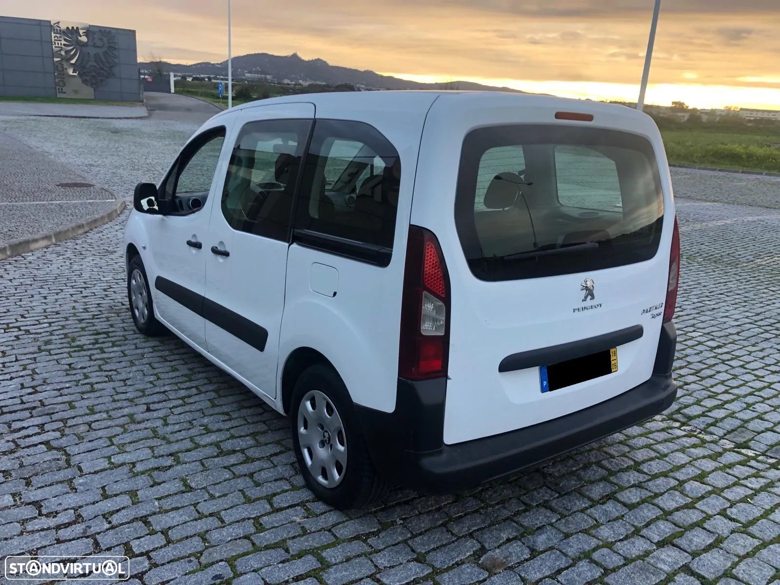 Peugeot Partner 1.6 BlueHDi Style - 1