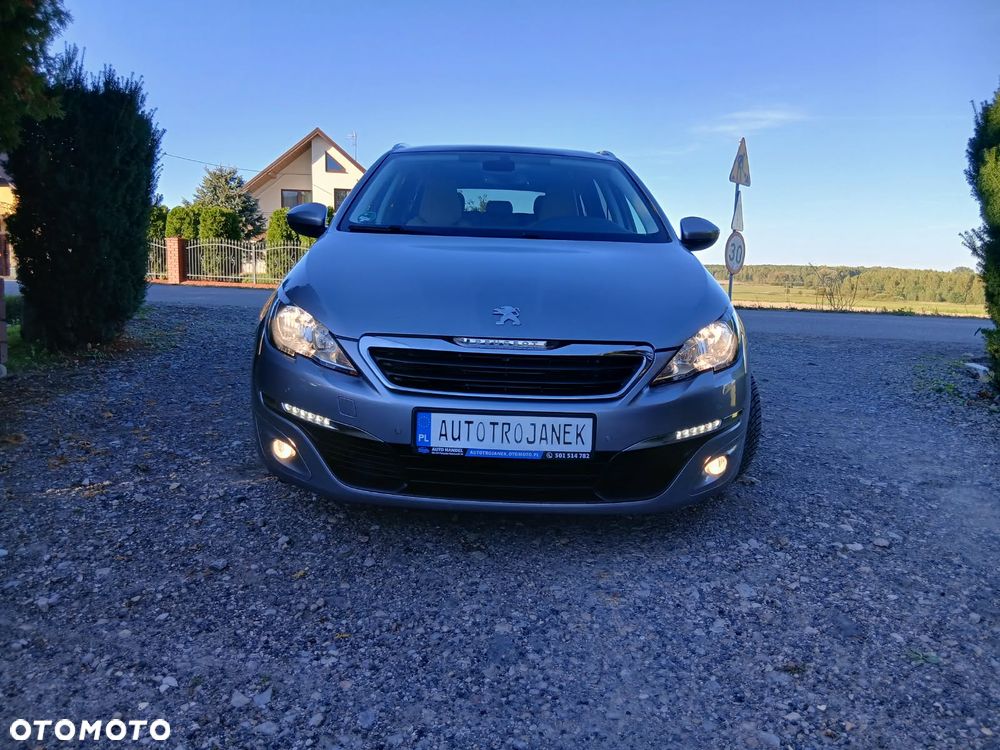 Peugeot 308 - 8