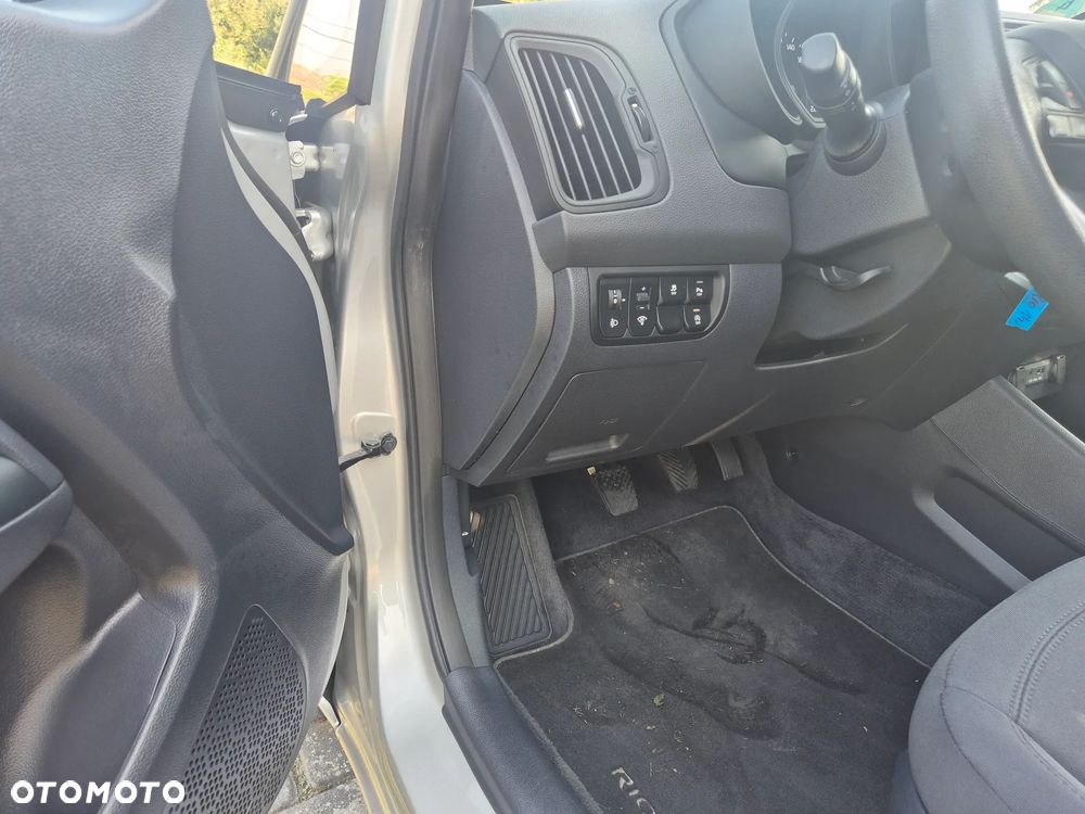Kia Rio 1.4 Dream Team Edition - 17