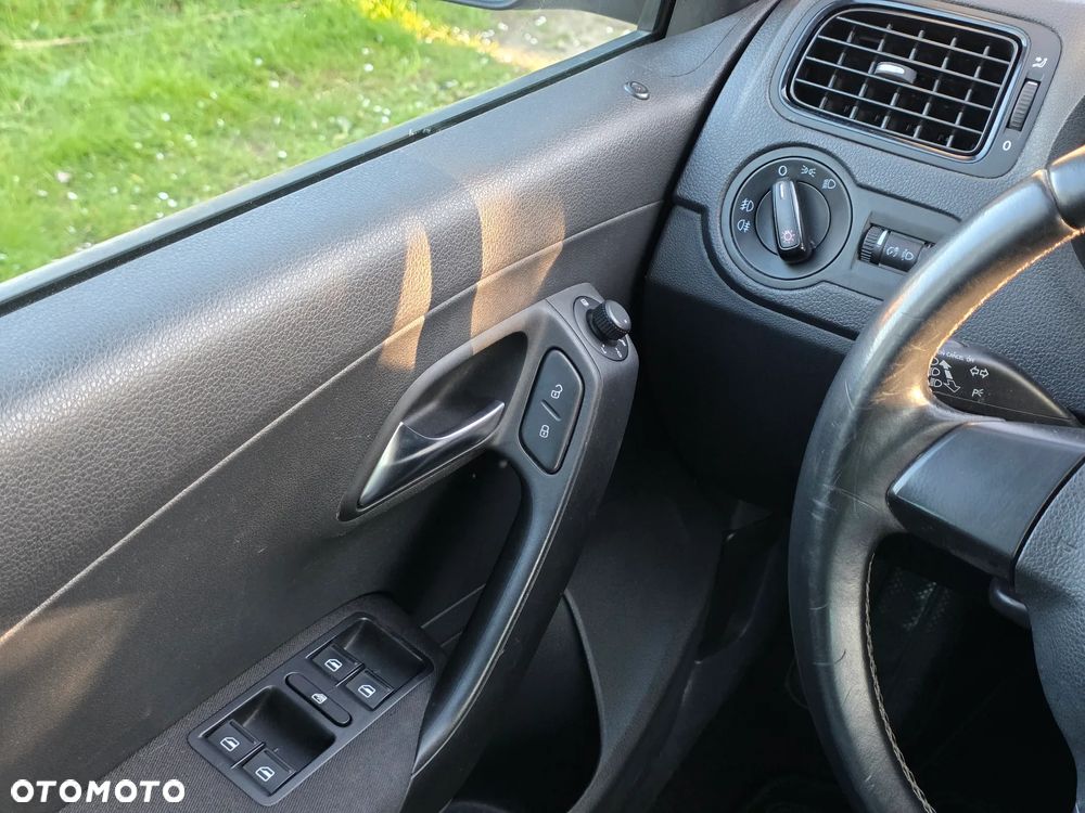 Volkswagen Polo 1.6 TDI MATCH - 19