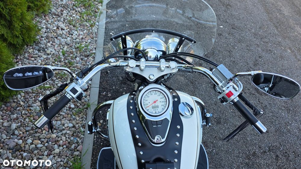 Suzuki Intruder - 23