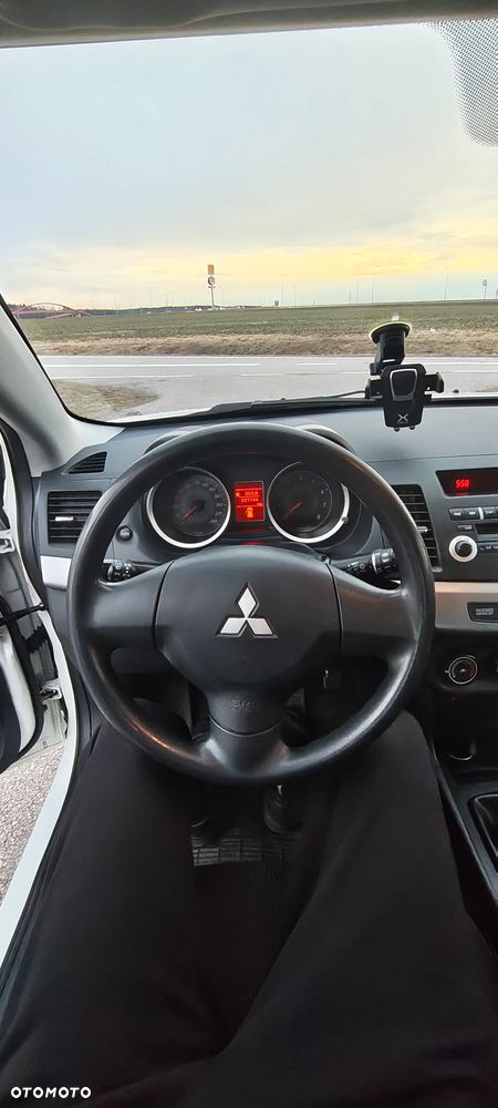 Mitsubishi Lancer 1.5 - 18