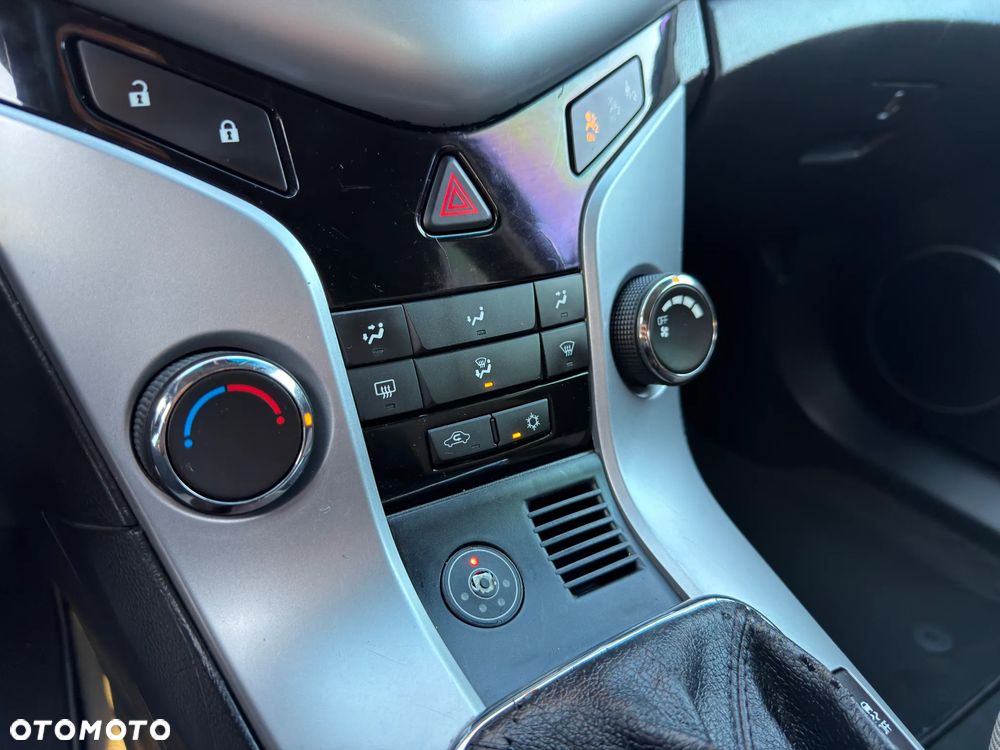 Chevrolet Cruze 1.8 LTZ+ - 18