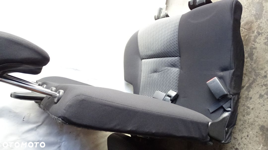 FOTELE KOMPLET NISSAN MICRA K13 - 7