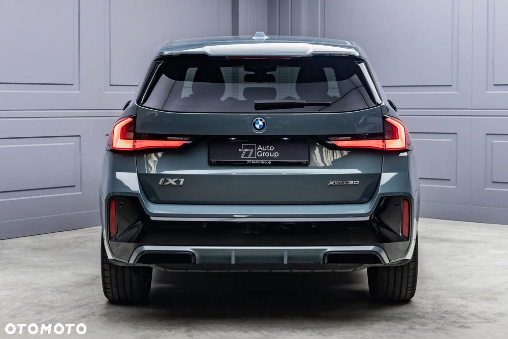 BMW iX1 xDrive30 66.5kWh M Sport - 13