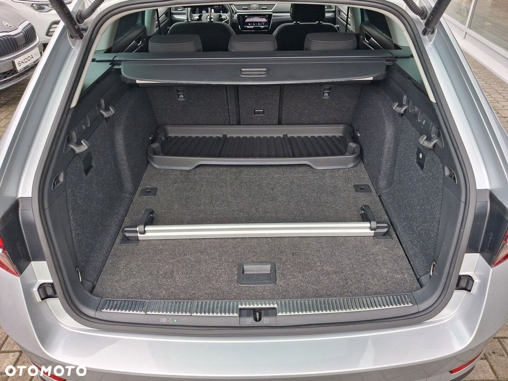 Skoda Superb 2.0 TDI SCR Style DSG - 28