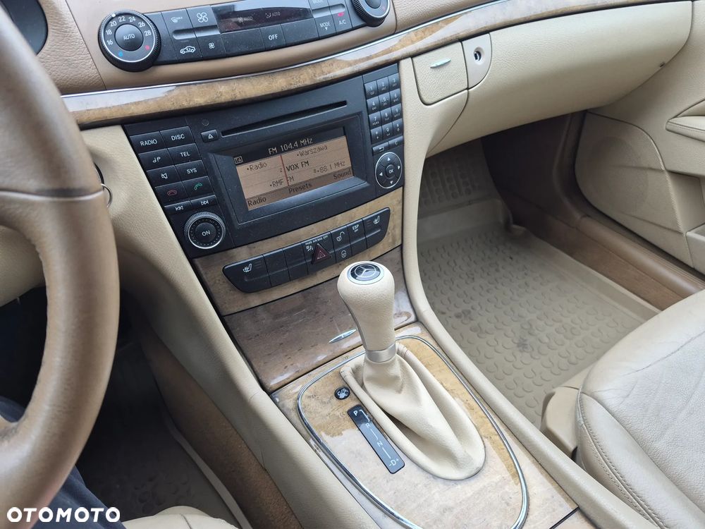 Mercedes-Benz Klasa E 280 CDI 4-Matic Avantgarde - 32